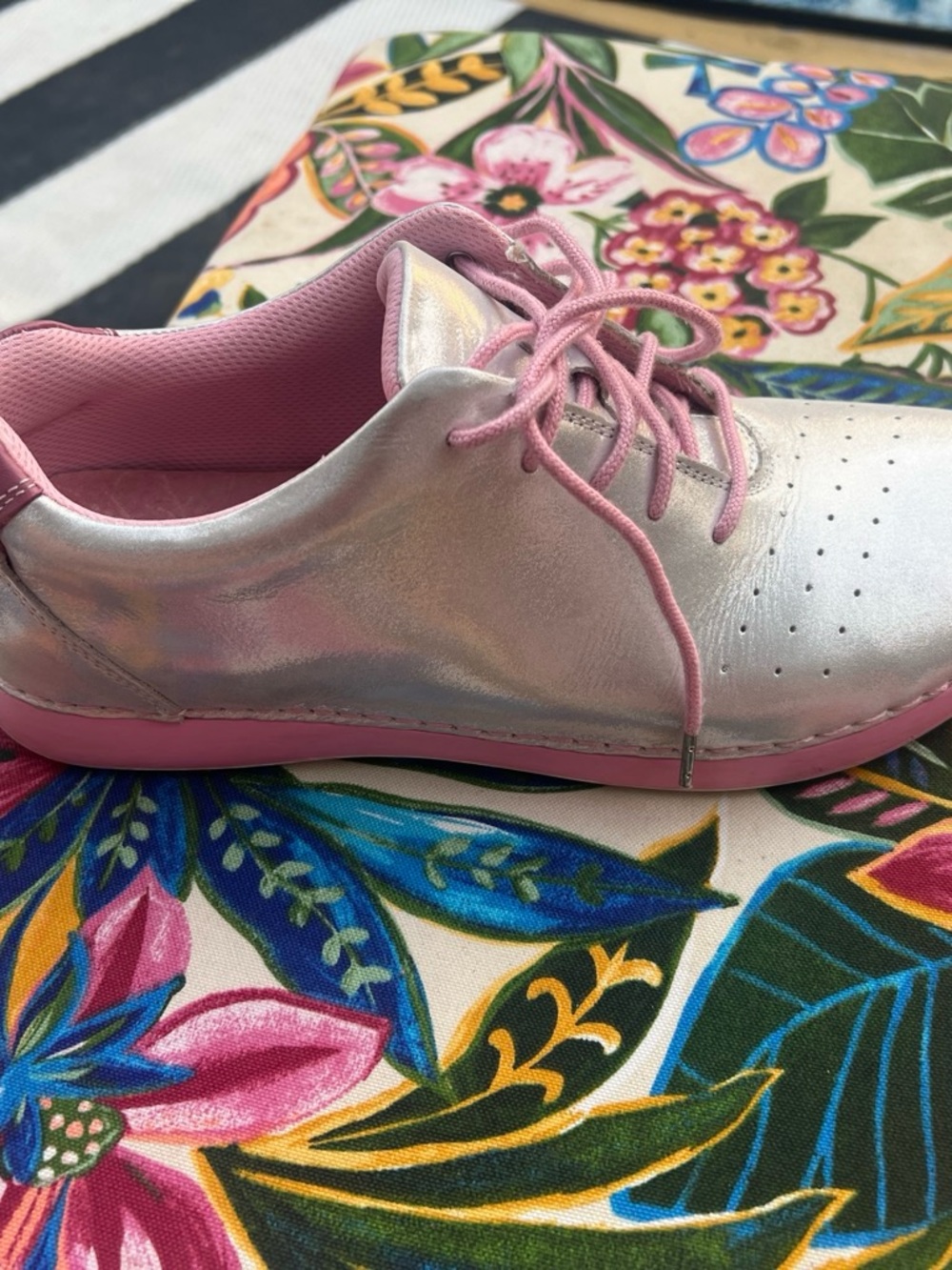 Alegria Essence women’s size 10